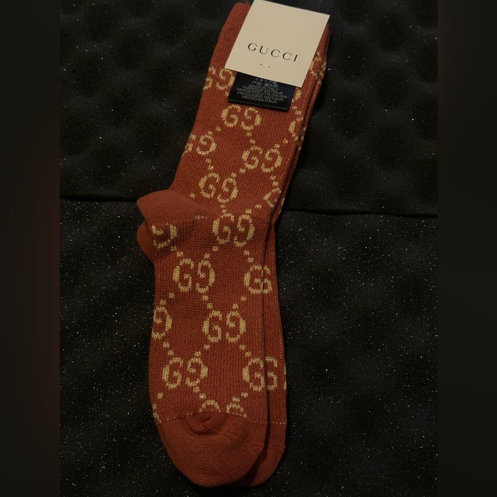 Gucci Brick Red and Beige Patterned Socks - Picture 2 of 2